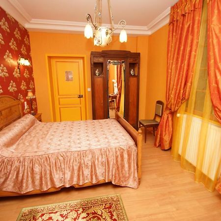 Le Manoir Des Arts Bed & Breakfast Saint-Samson-de-Bonfosse ภายนอก รูปภาพ